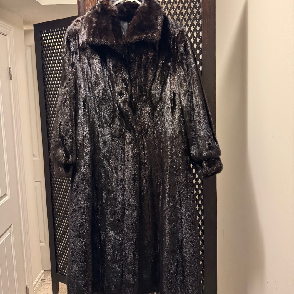 Women’s authentic chocolate brown mink coat